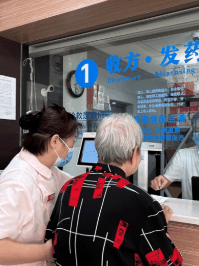 上海陪诊｜全过程人民民主在杨浦，代表建议落地，杨浦全力打造养老陪诊服务体系